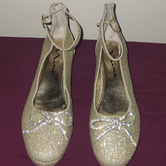 Nina Daylin Other - Nina Daylin Girls Gold Glitter Dress Shoes Size 6 Girls Size 8 Women